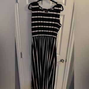 Black and White Striped Sleeveless Maxi Dress